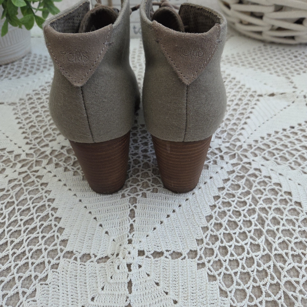 Toms Lunata Taupe Suede Lace-Up Booties Size 9 - Picture 5 of 8